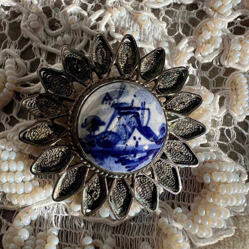 ANTIQUE STERLING SILVER DELFT PAINTING BROOCH
